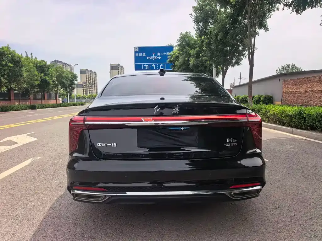 Hongqi H5 — фото 4