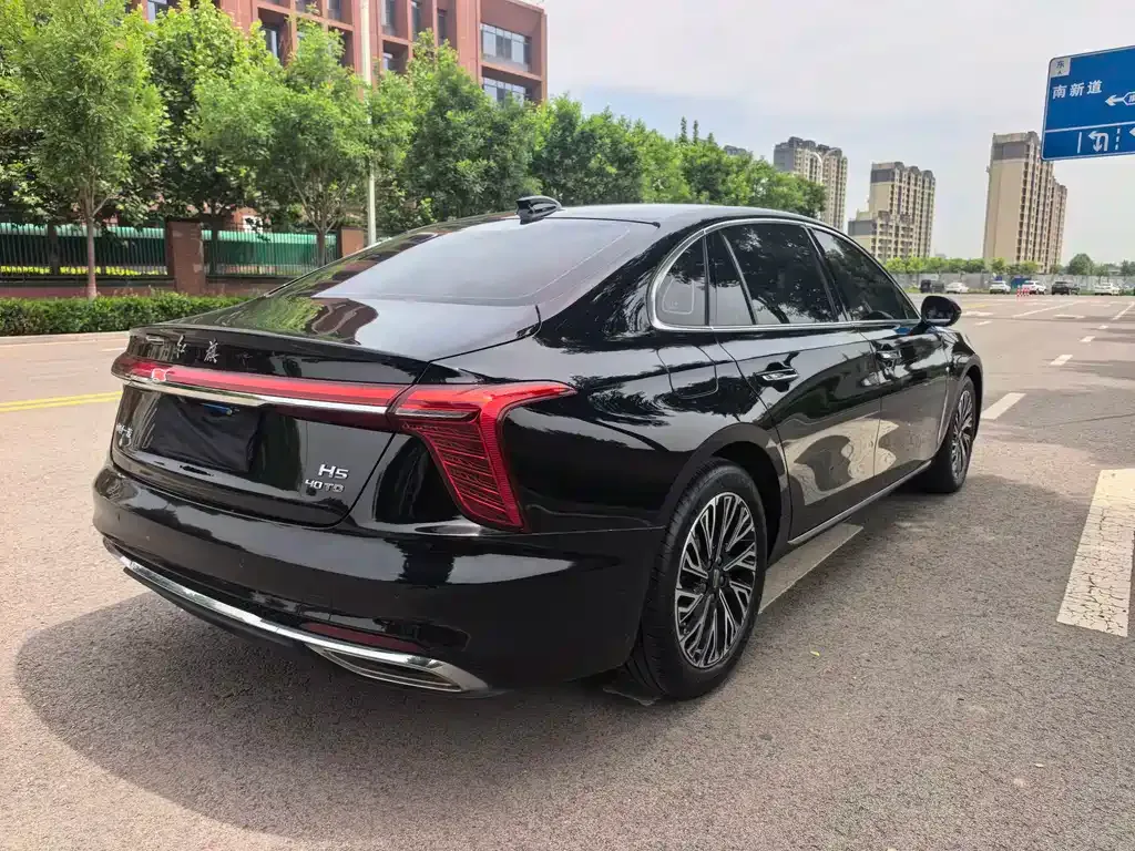 Hongqi H5 — фото 8