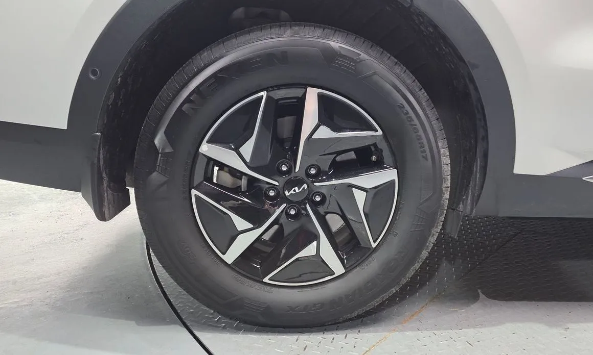 Kia Sorento — фото 9