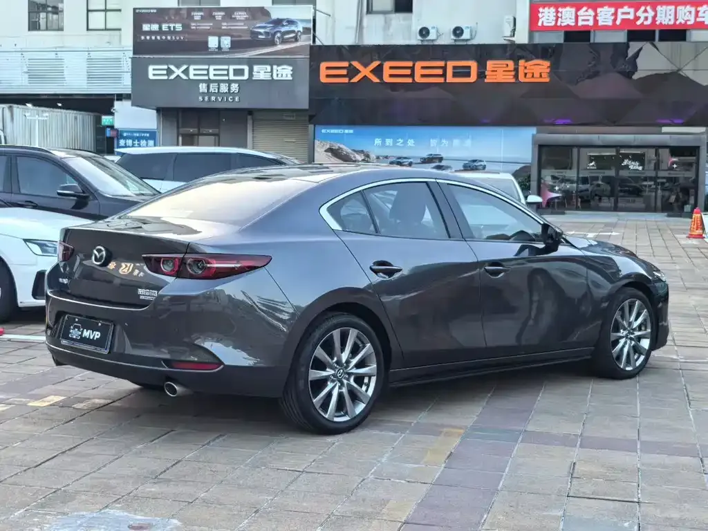 Mazda 3 Axela — фото 9
