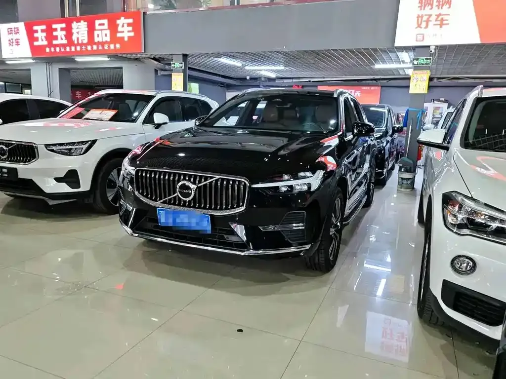 Volvo XC60 — фото 1