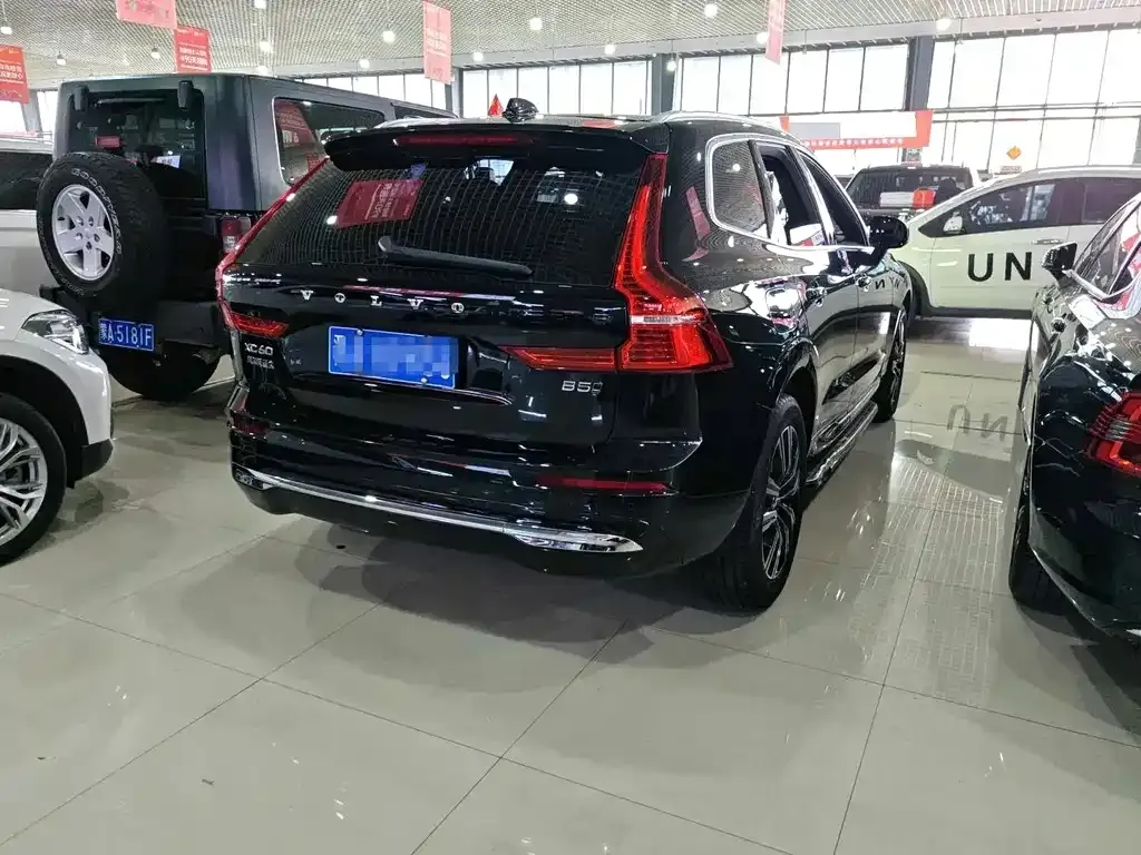 Volvo XC60 — фото 2