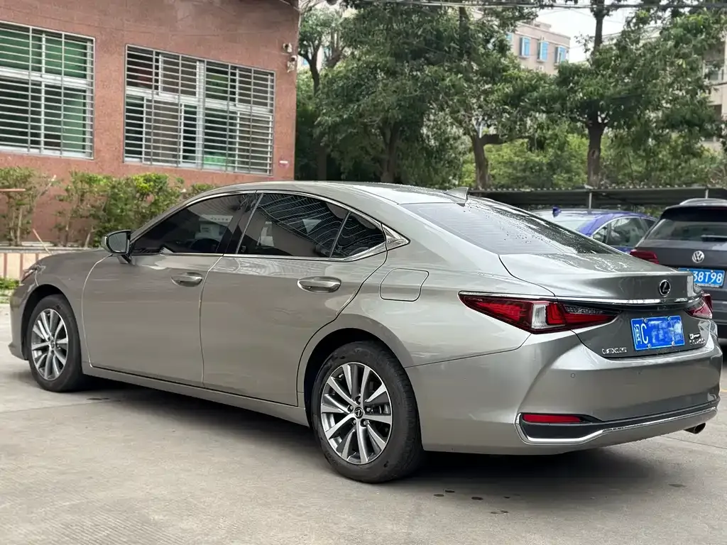 Lexus ES 2021 из CN, фото 3