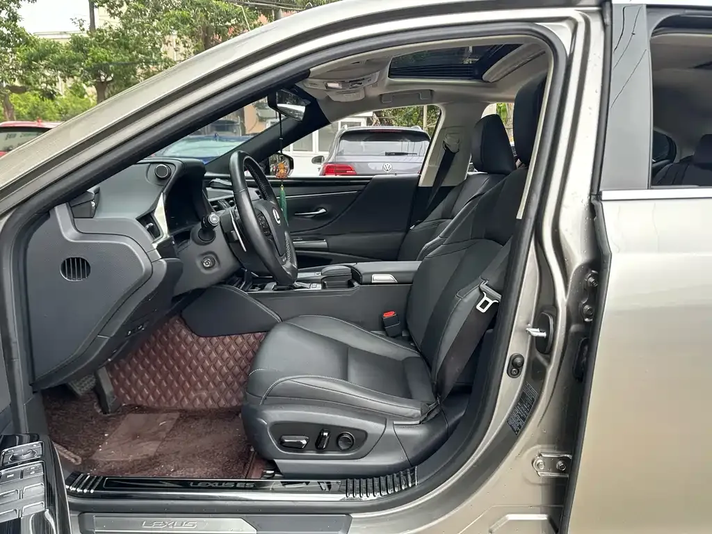 Lexus ES 2021 из CN, фото 7