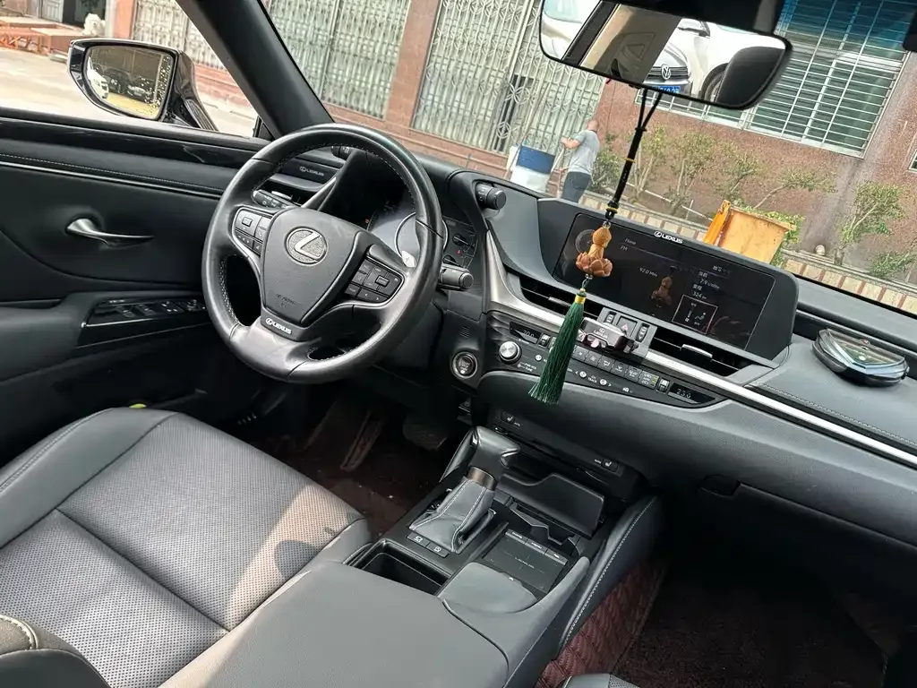 Lexus ES 2021 из CN, фото 8