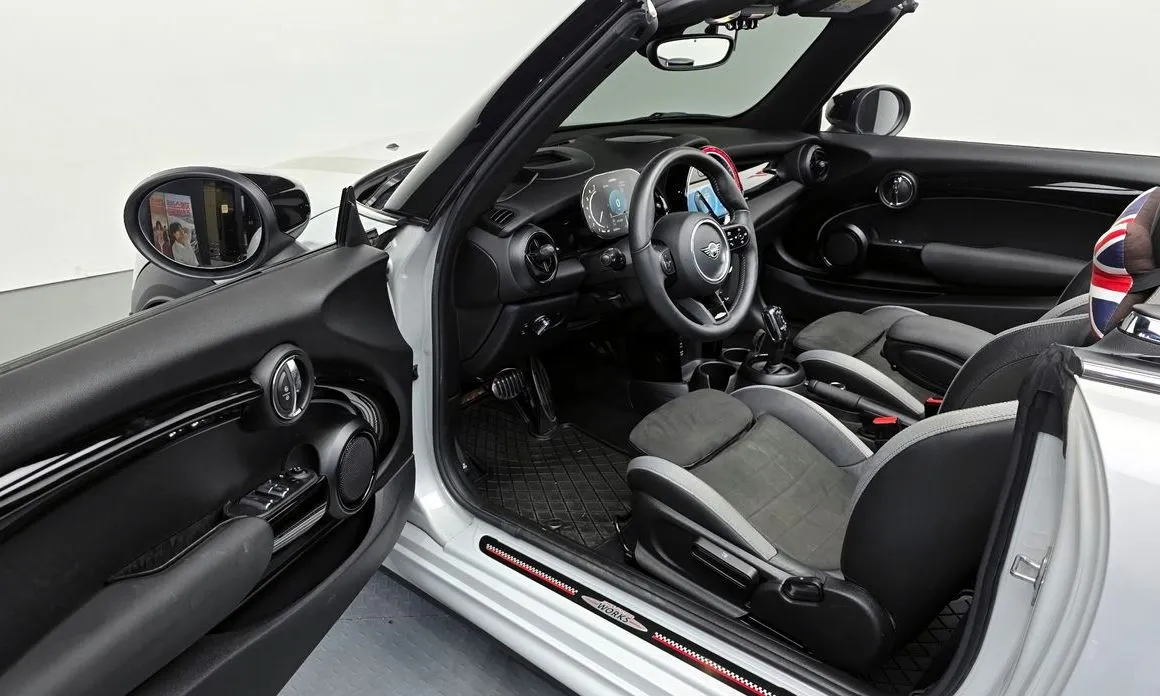 Mini Cooper Convertible 2022 из KR, фото 6