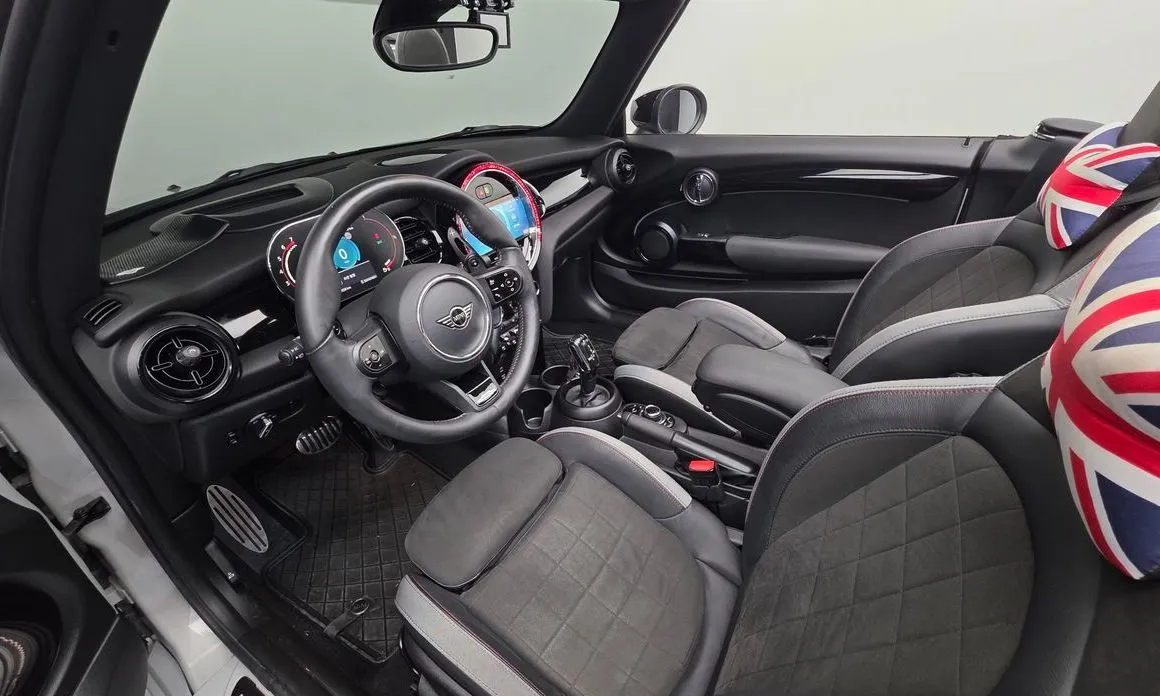 Mini Cooper Convertible 2022 из KR, фото 8