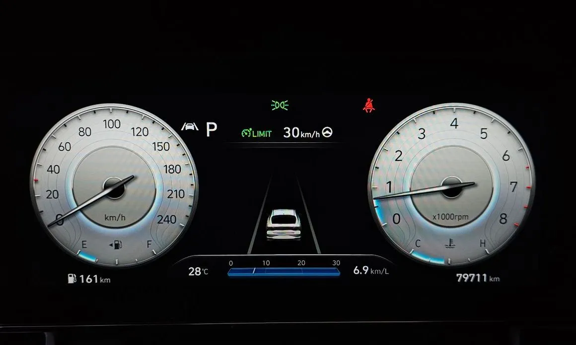Hyundai AVANTE 2021 из KR, фото 2
