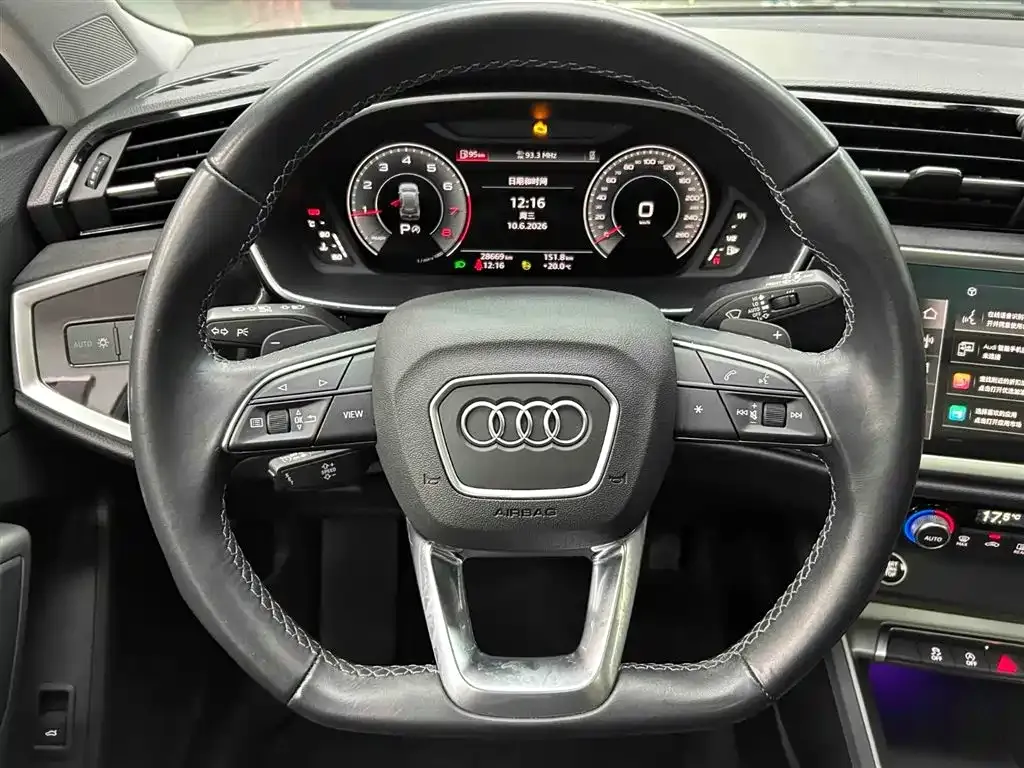 Audi Q3 — фото 6