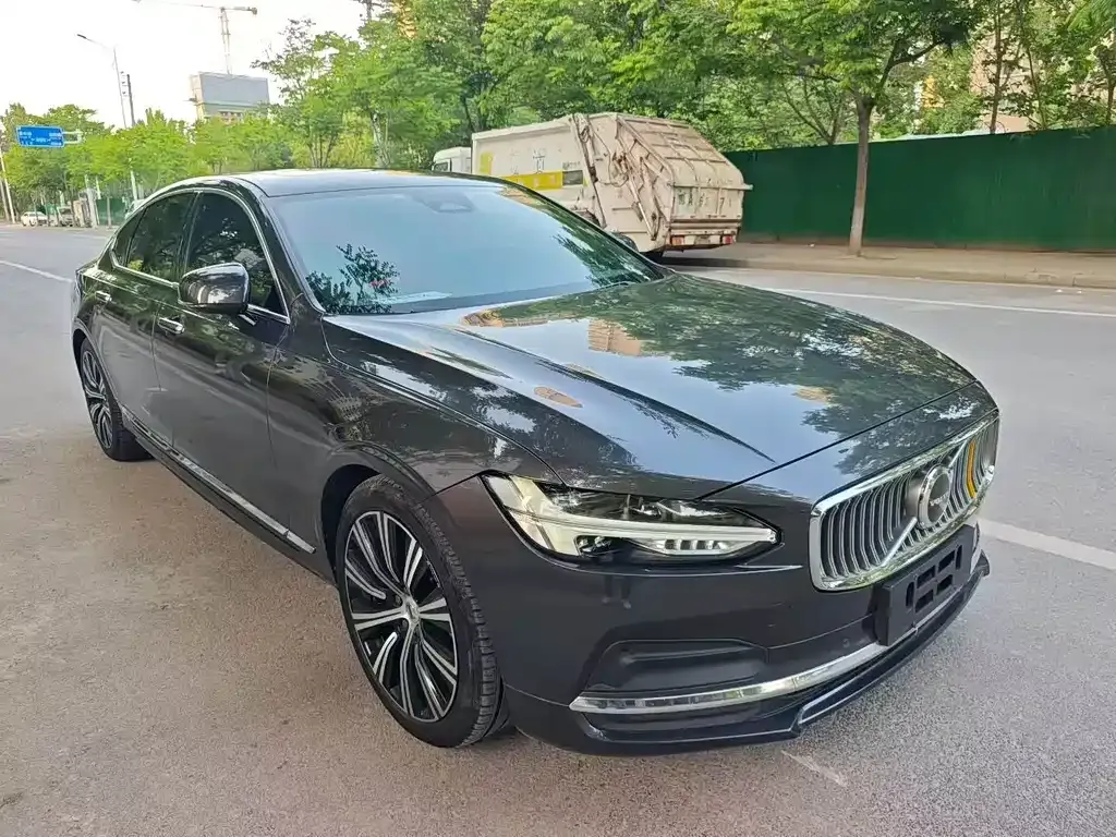 Volvo S90 — фото 1
