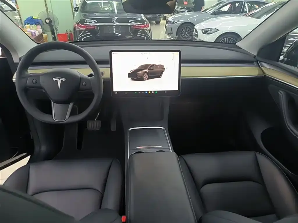 Tesla Model Y — фото 3