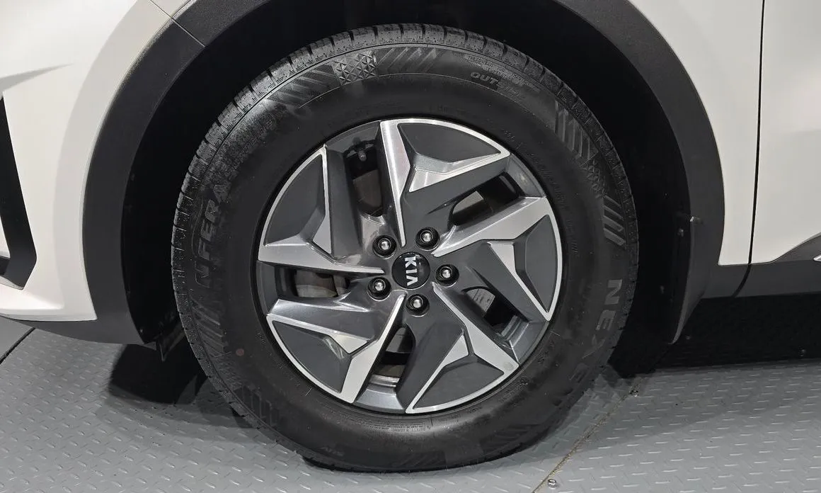 Kia Sorento — фото 8