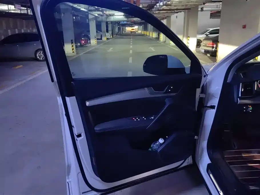 Audi Q5L 2021 из CN, фото 9
