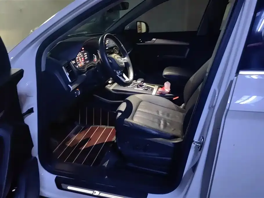 Audi Q5L 2021 из CN, фото 5