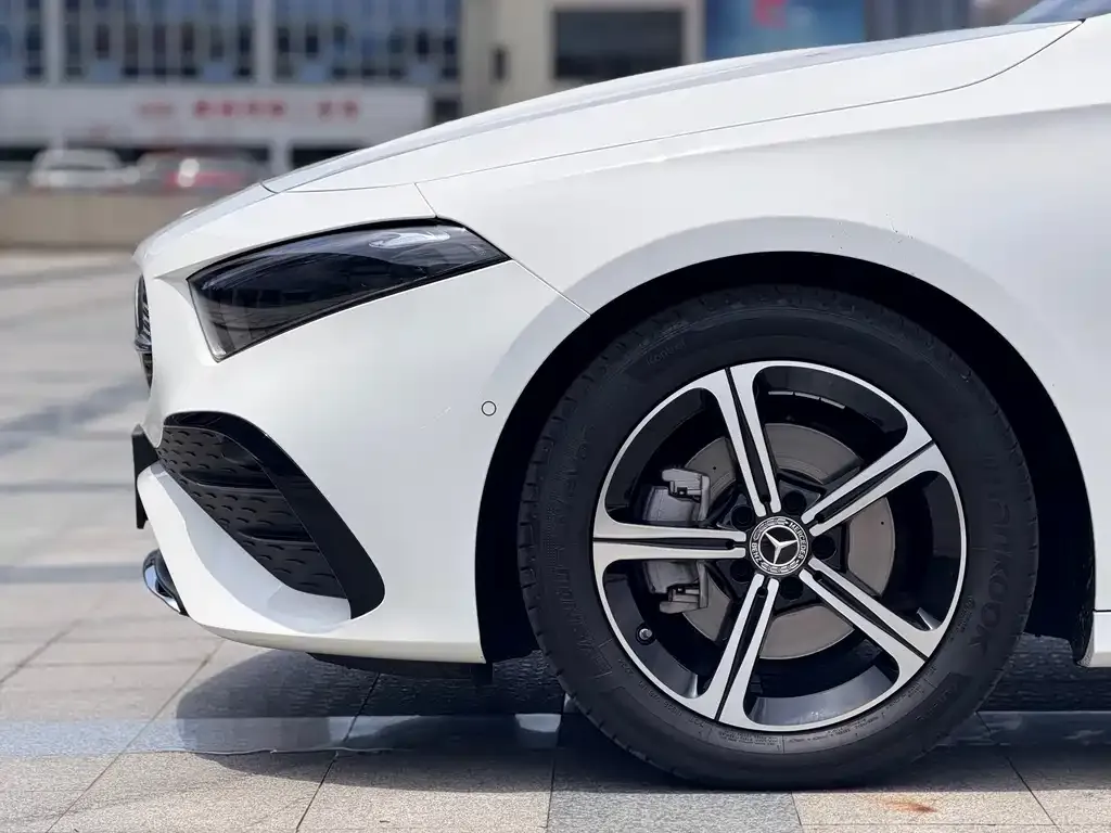 Mercedes-Benz A-Class — фото 10