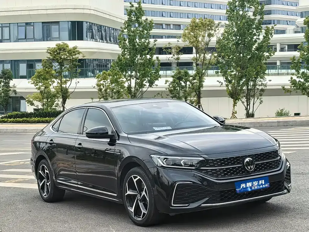 Volkswagen Passat — фото 10