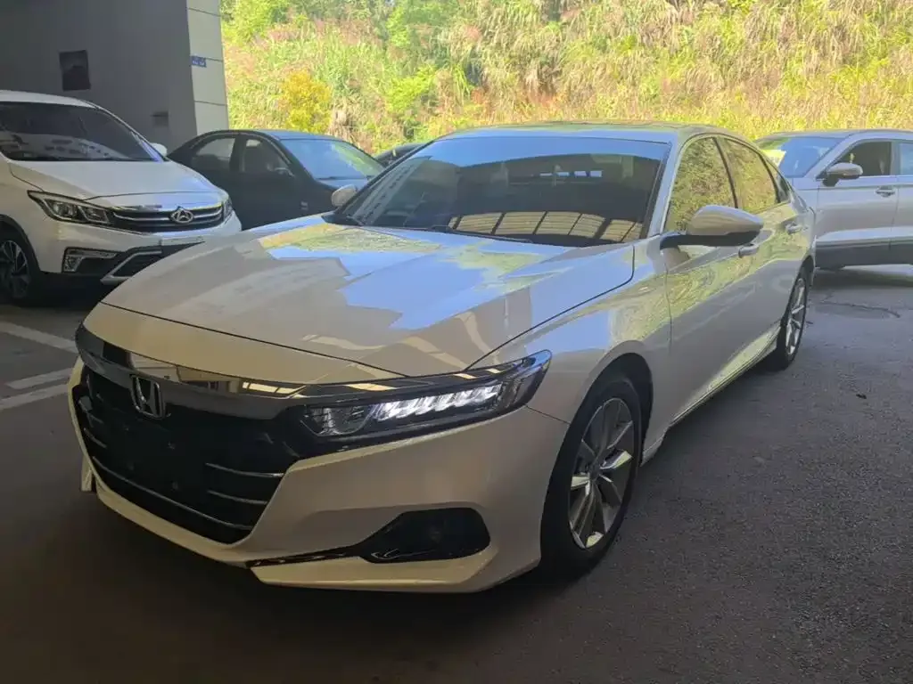 Honda Accord — фото 1