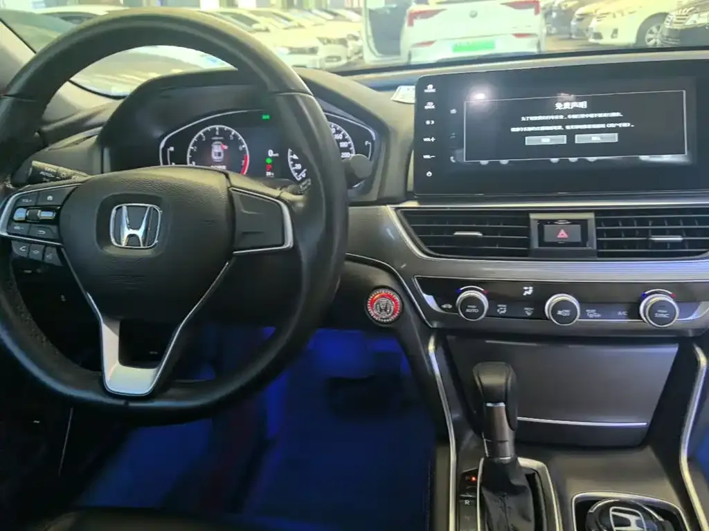 Honda Accord — фото 7