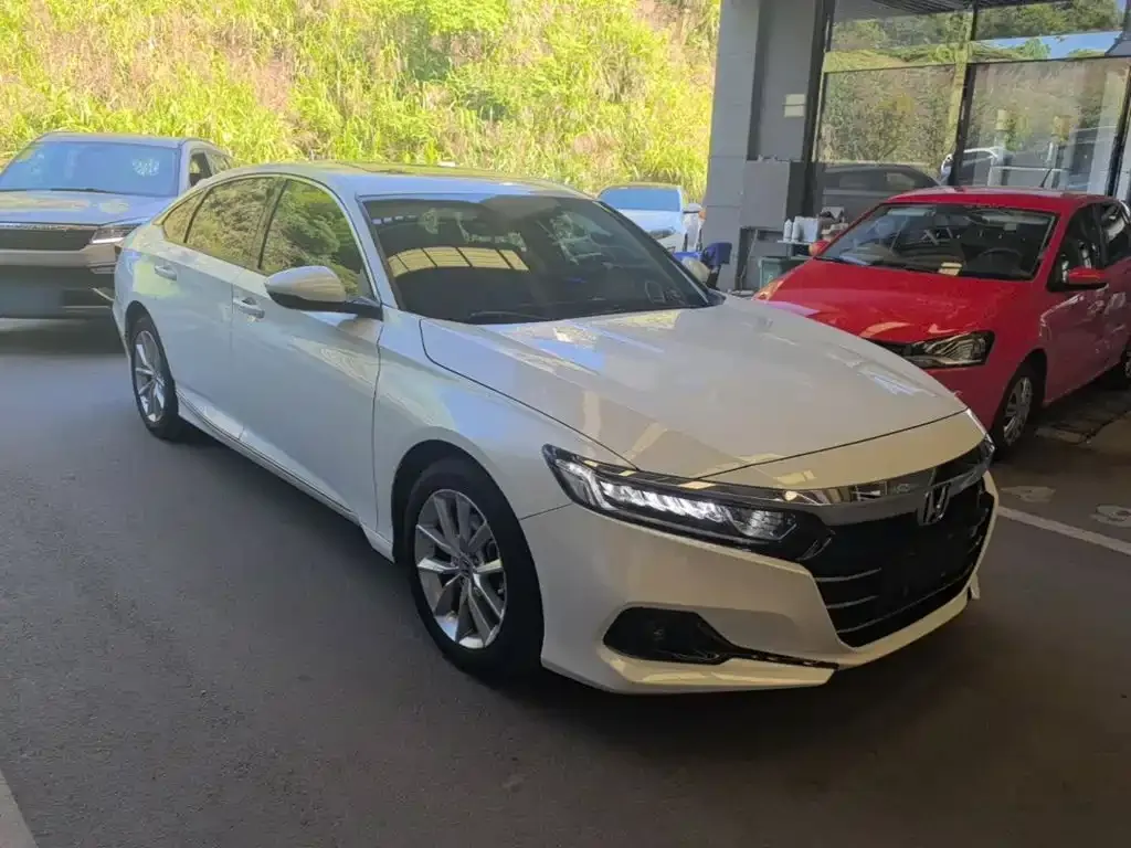 Honda Accord — фото 10