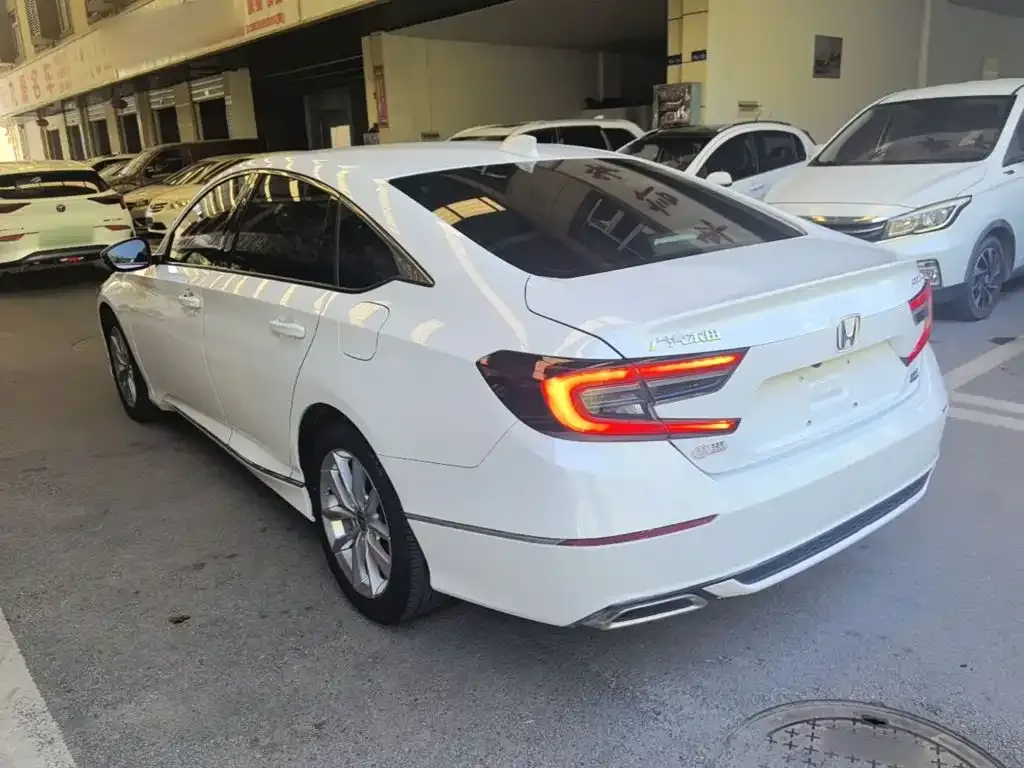 Honda Accord — фото 5