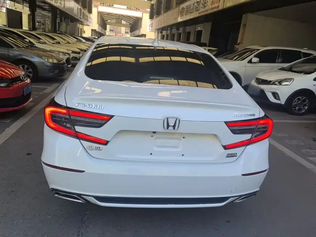 Honda Accord — фото 2
