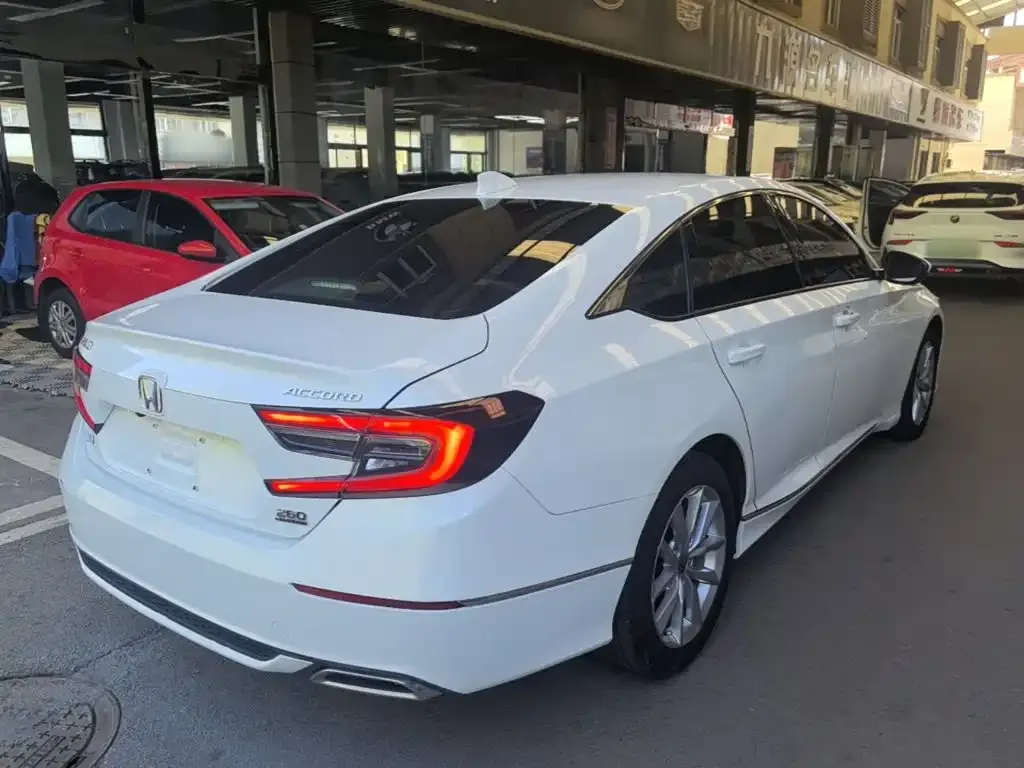 Honda Accord — фото 3