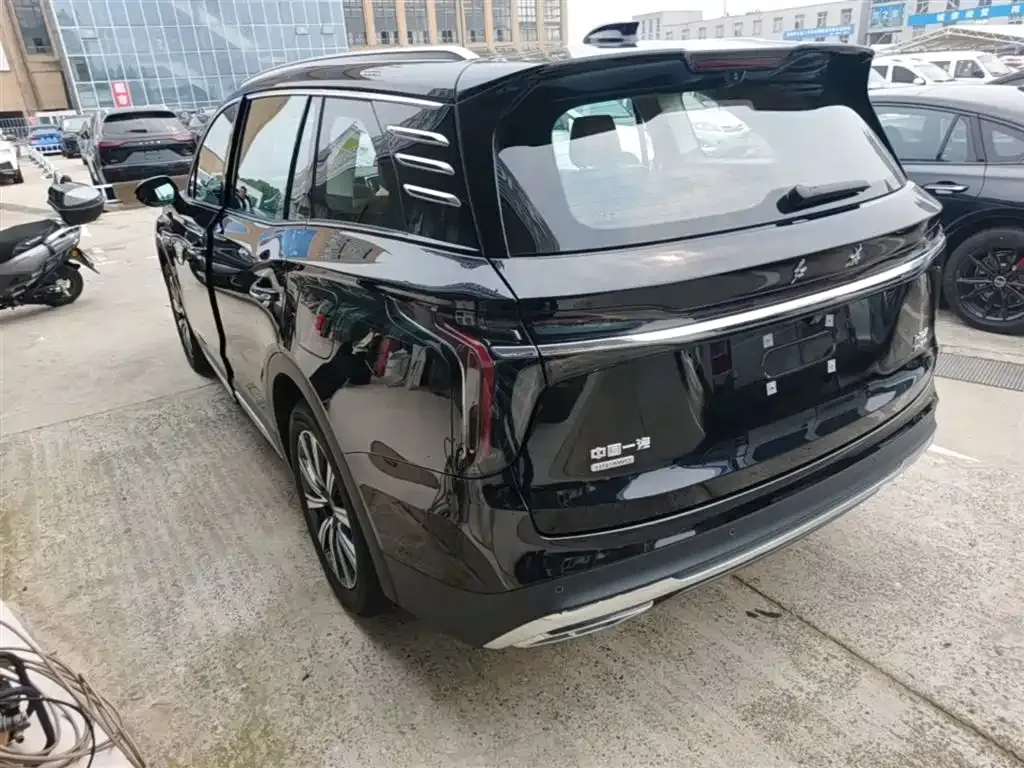Hongqi HS7 PHEV — фото 4