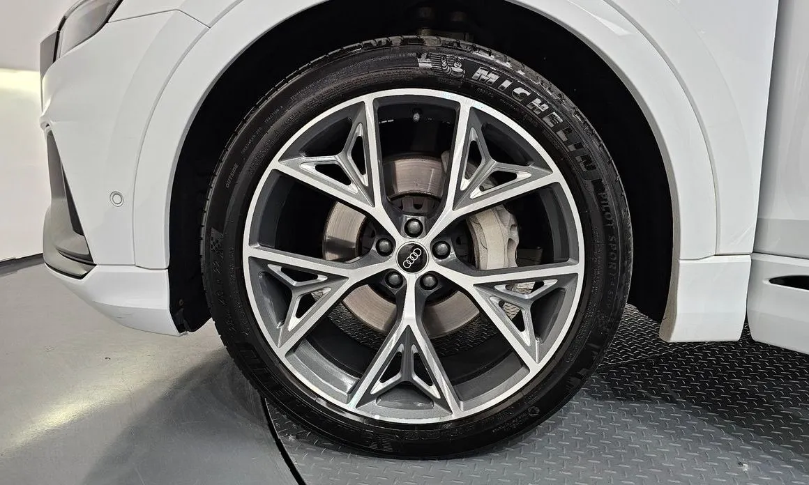 Audi Q8 2023 из KR, фото 6