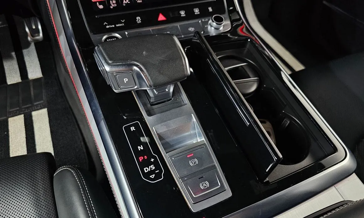 Audi Q8 2023 из KR, фото 10