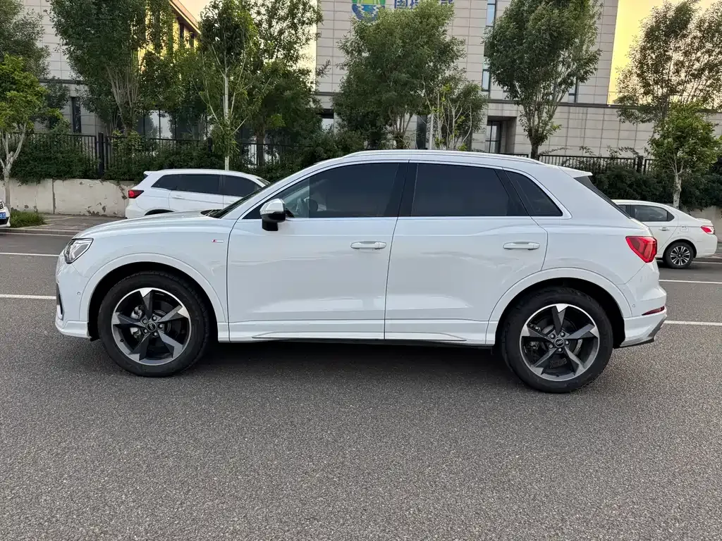 Audi Q3 — фото 10