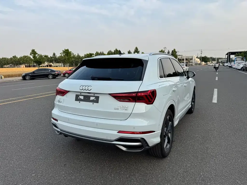 Audi Q3 — фото 4