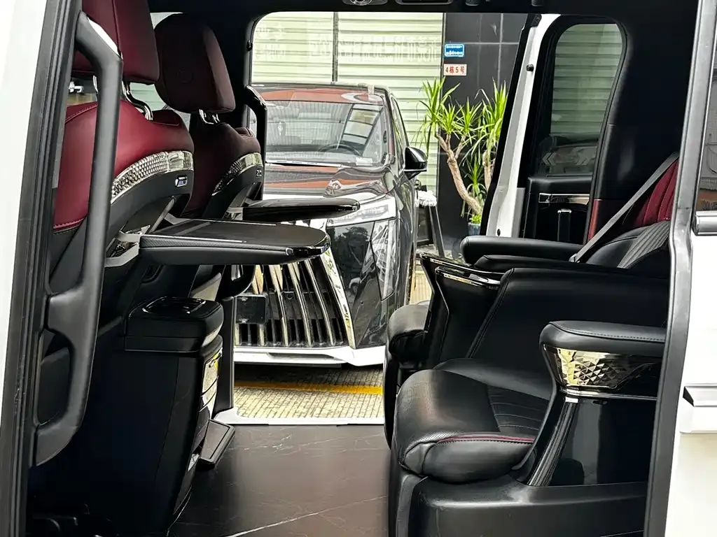 GAC Motor Trumpchi M8 — фото 10