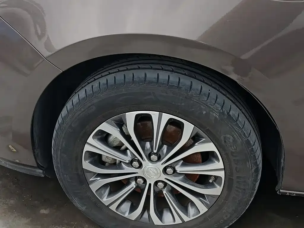 Buick GL8 2023 из CN, фото 2