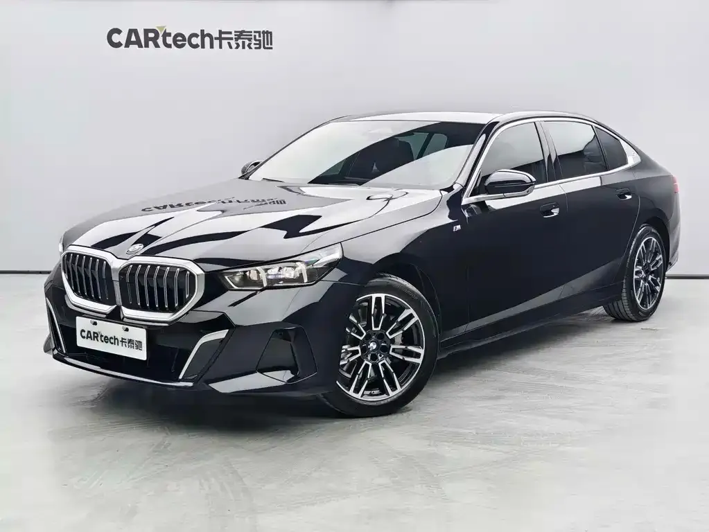 BMW 5 Series — фото 1
