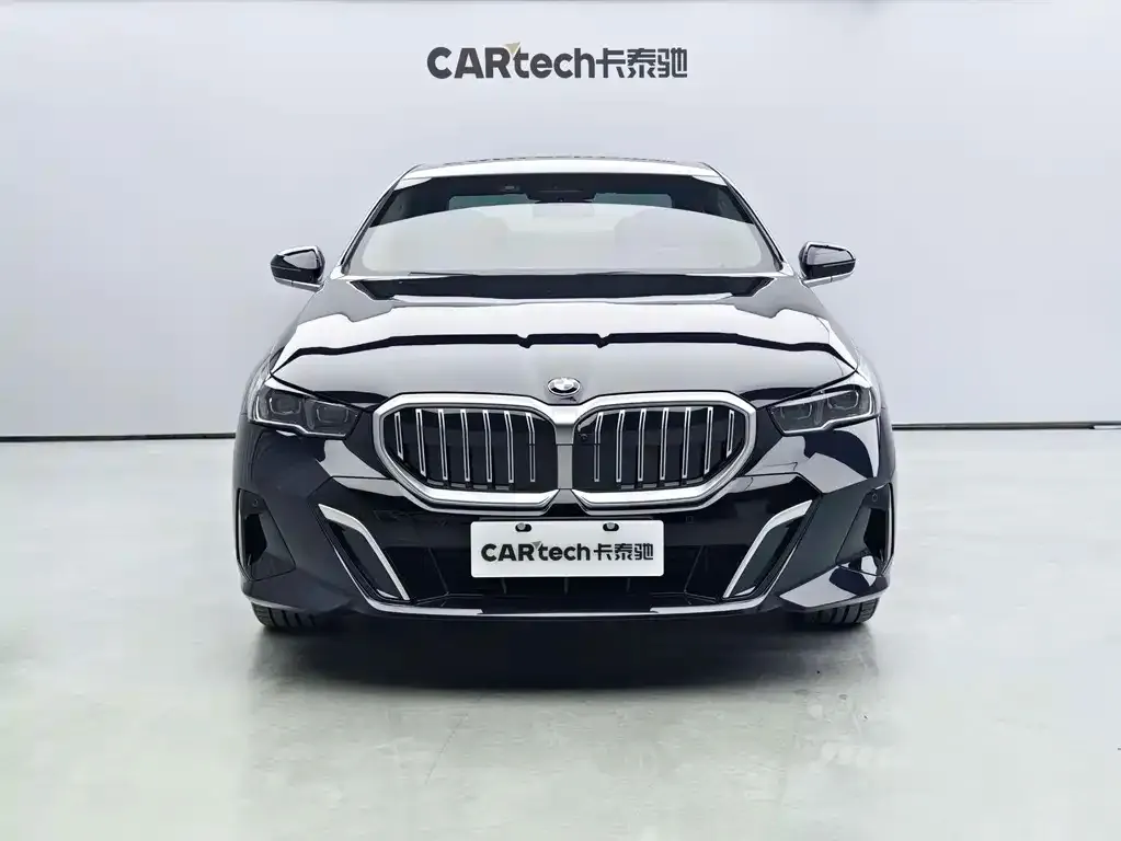 BMW 5 Series — фото 4