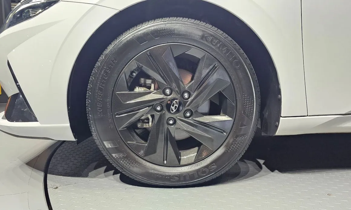 Hyundai AVANTE 2023 из KR, фото 10