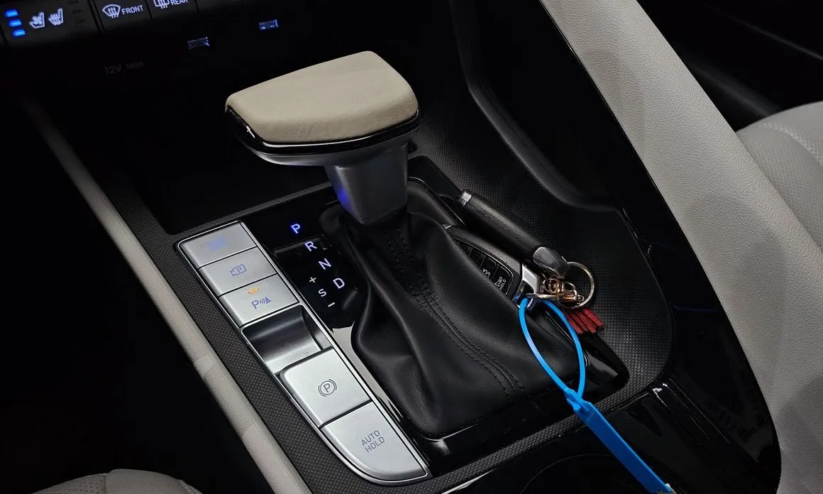 Hyundai AVANTE 2023 из KR, фото 4