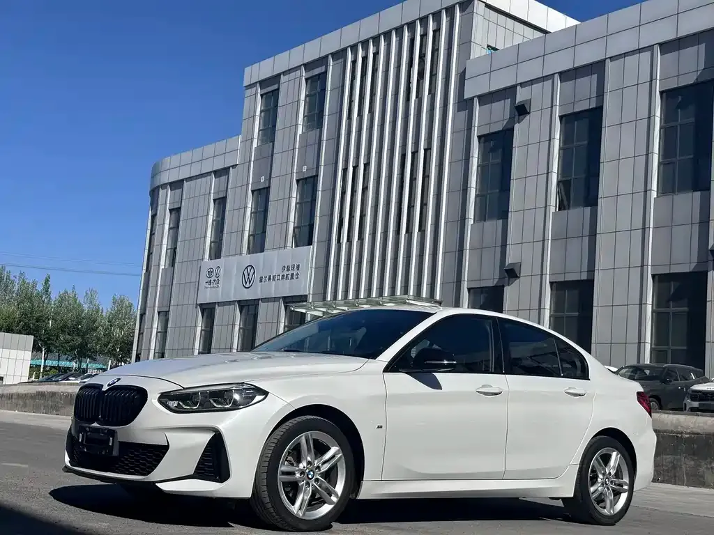 BMW 1 Series — фото 1