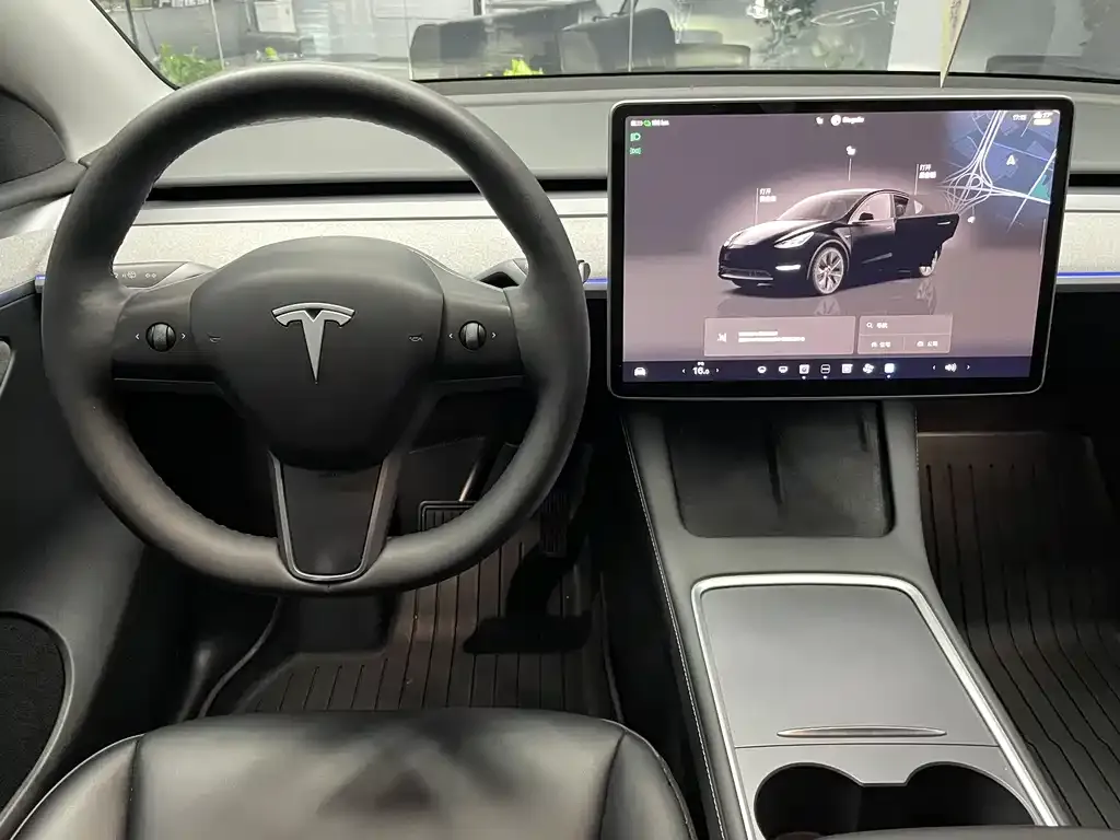 Tesla Model Y — фото 3