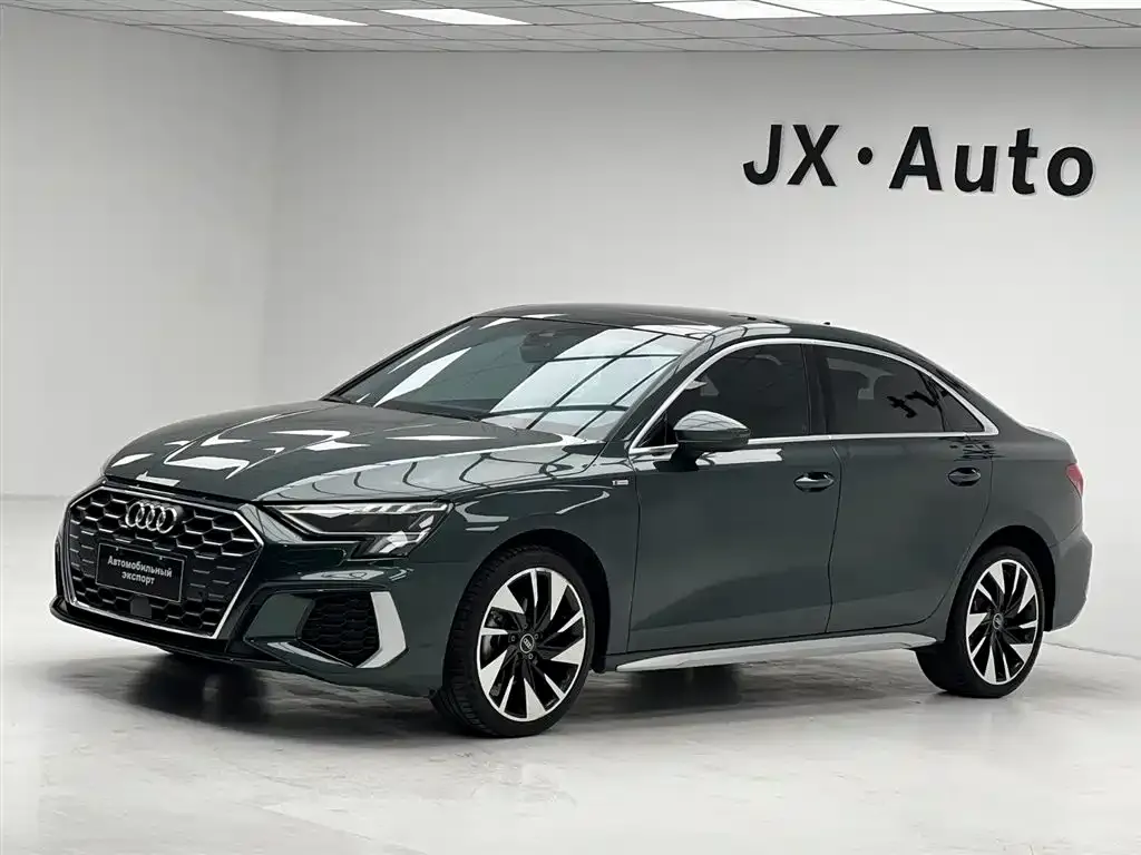 Audi A3 — фото 1