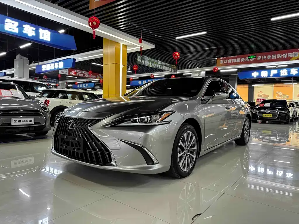 Lexus ES — фото 1