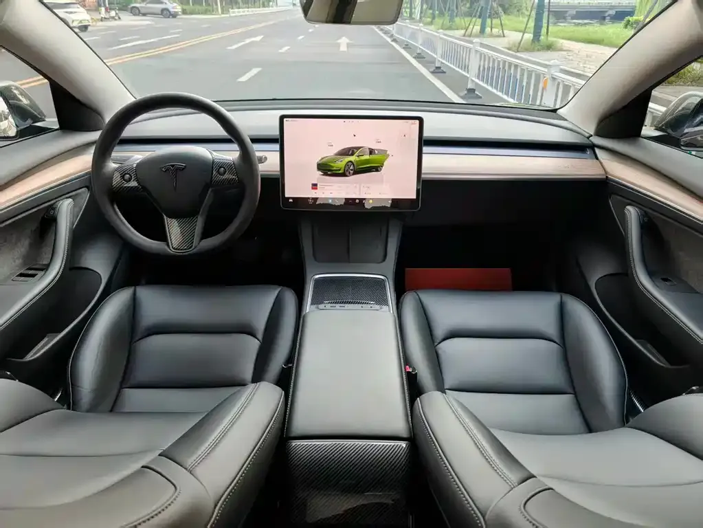 Tesla Model 3 — фото 7