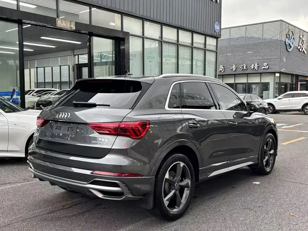 Audi Q3 — фото 10