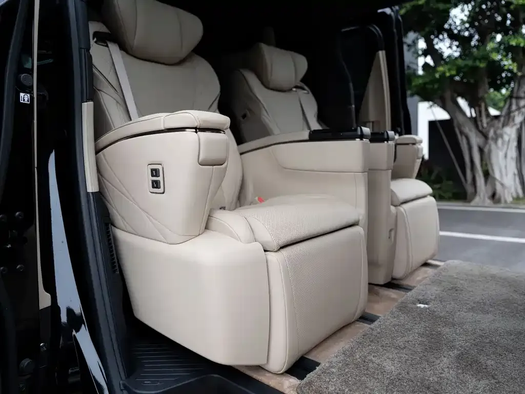 Toyota Alphard — фото 3