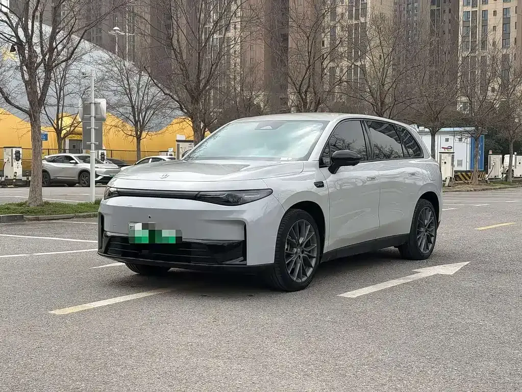 Leapmotor C10