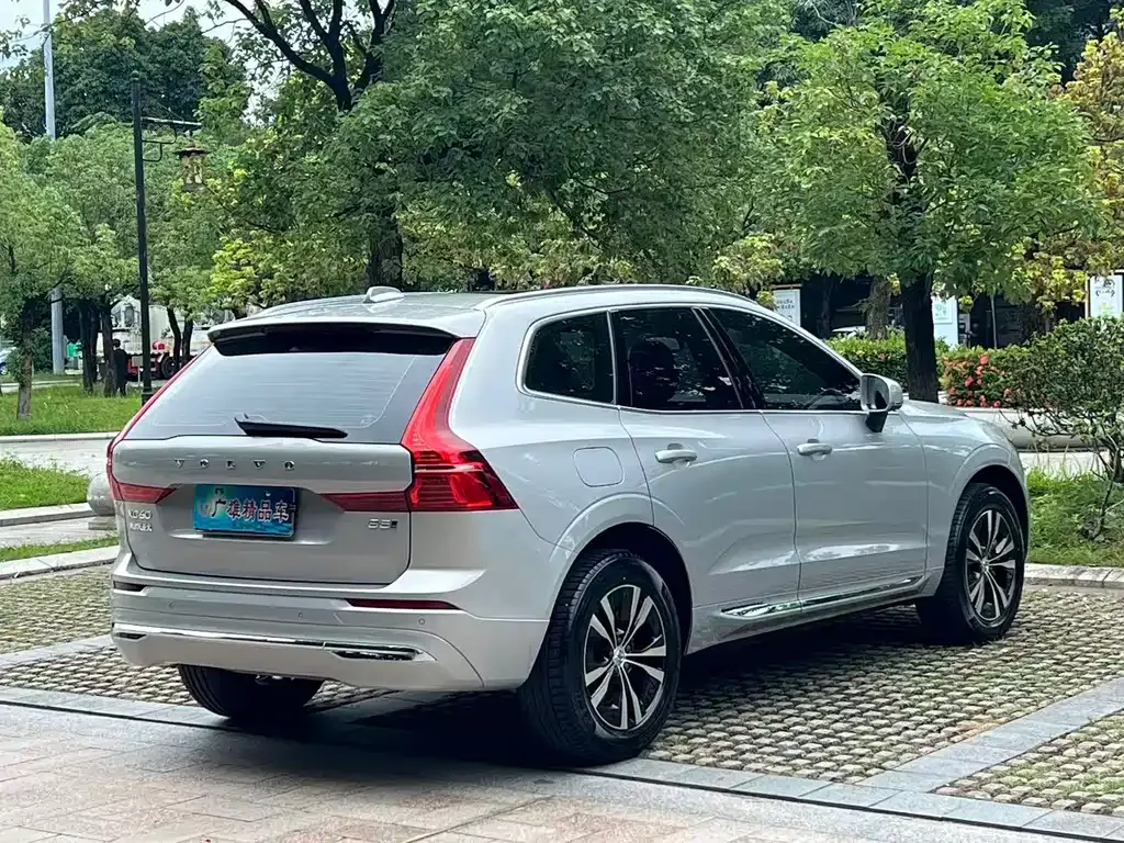 Volvo XC60 — фото 5