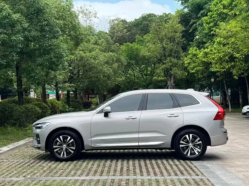 Volvo XC60 — фото 2