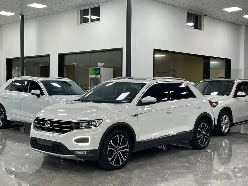 Volkswagen T-Roc — фото 1