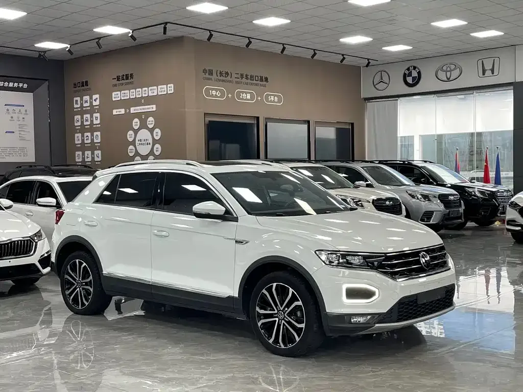 Volkswagen T-Roc — фото 9