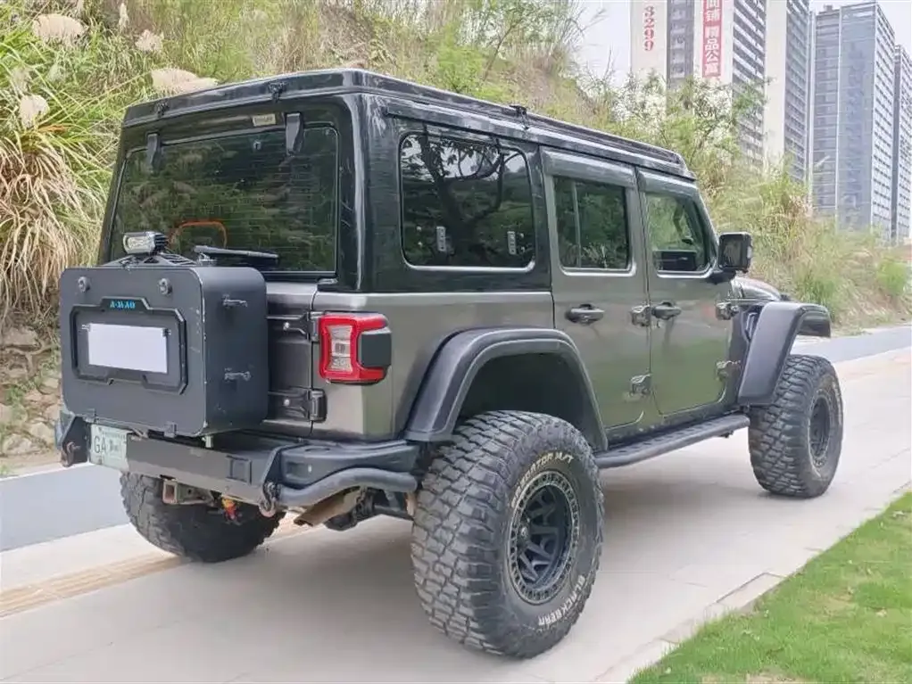 Jeep Wrangler — фото 10